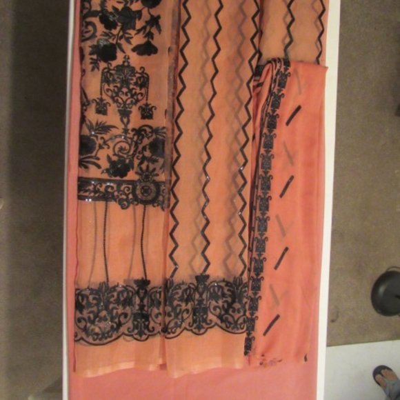 Woman's Unstitched Pakistani Suit - Picture 3 of 4